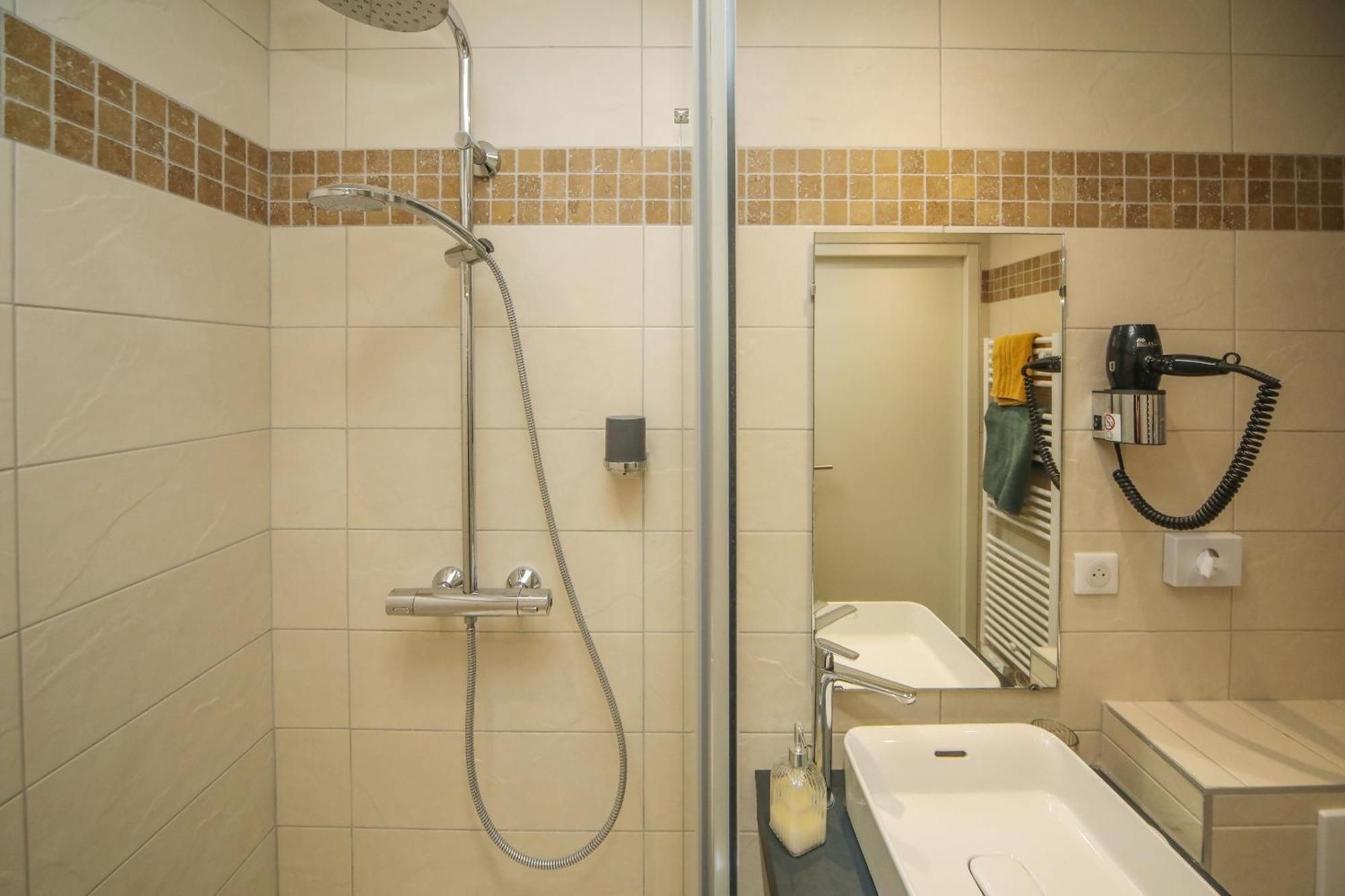 Hotel O Chiroulet Bagneres-de-Bigorre Luaran gambar