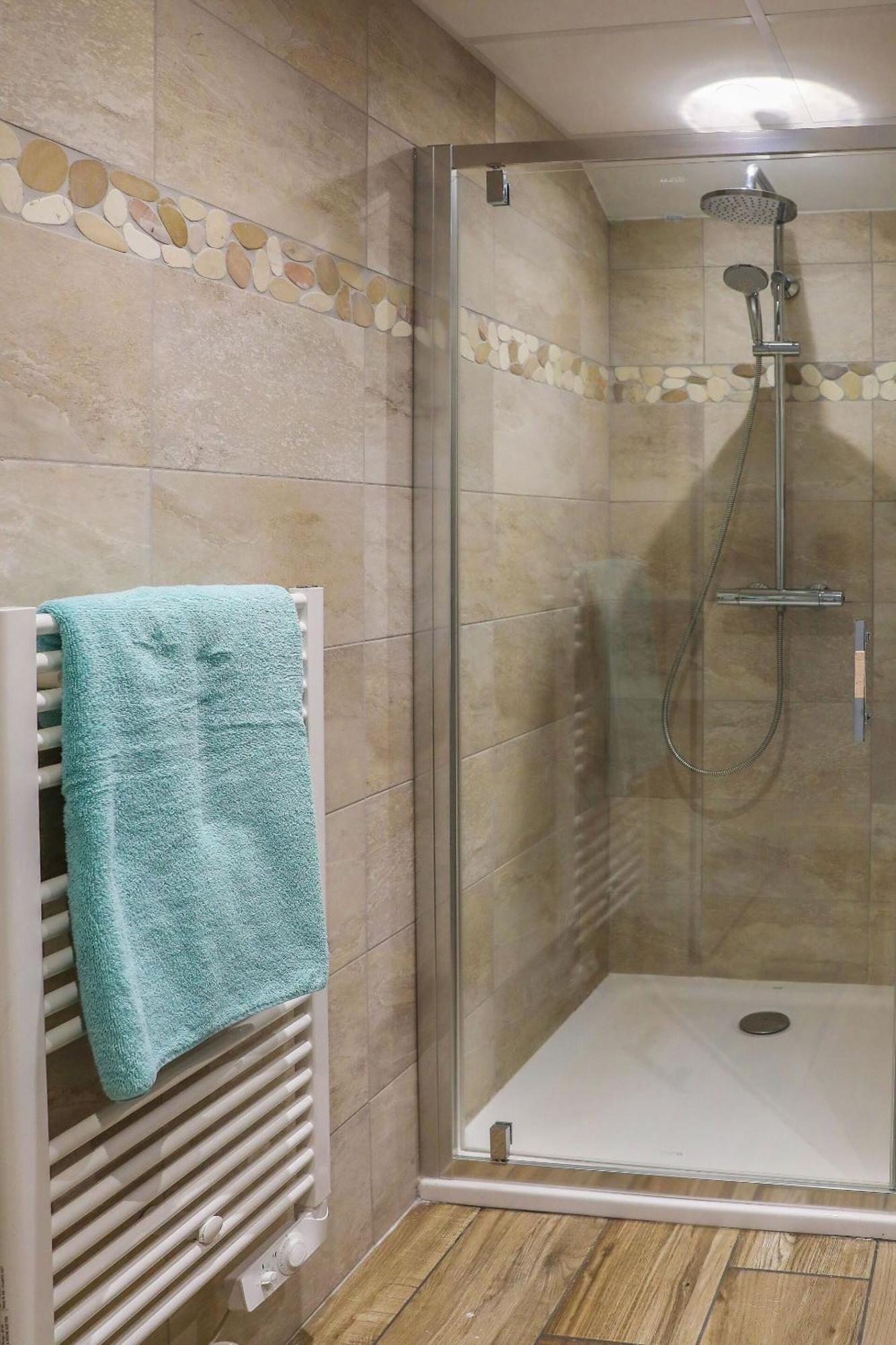 Hotel O Chiroulet Bagneres-de-Bigorre Bilik gambar